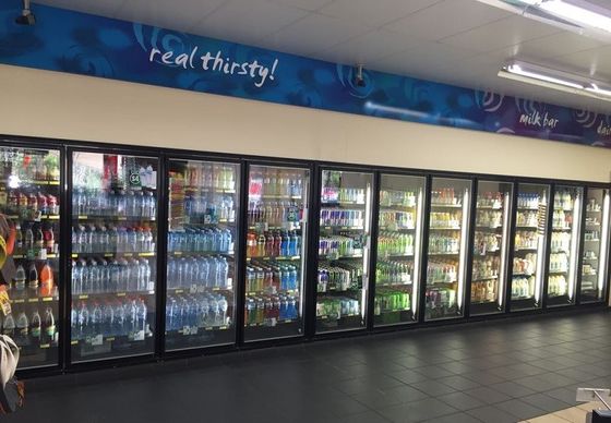 Supermarkthandelsweg im Kühlschrankgefrierschrank
