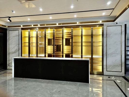 Hotel-Restaurant-Weinkeller-Glas-Wein-Speicher-Glas-Wand